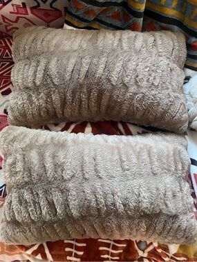 LOLA blankets Cozy Faux Fur Lumbar Pillows - 2 Pair in Taupe
